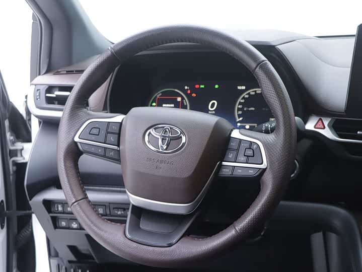 Фото 5 - Toyota Granvia