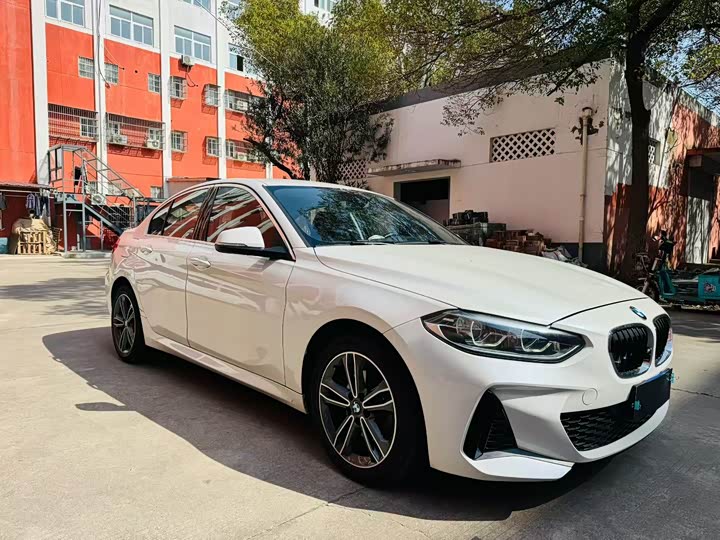 Photo 3 - BMW 1 Series