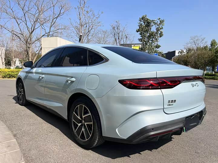 Фото 9 - BYD Qin L