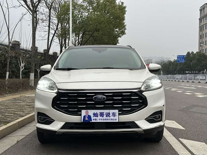 Фото 2 - Ford Escape