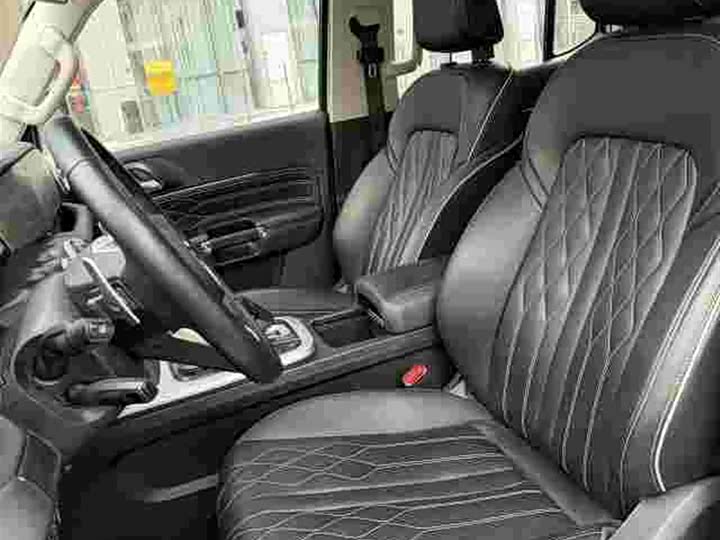 Фото 6 - Tank 300