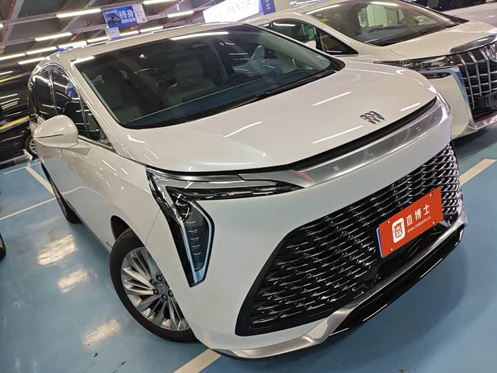 Photo 5 - Buick GL8 Century