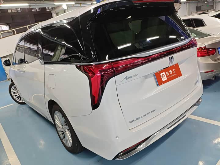 Photo 6 - Buick GL8 Century