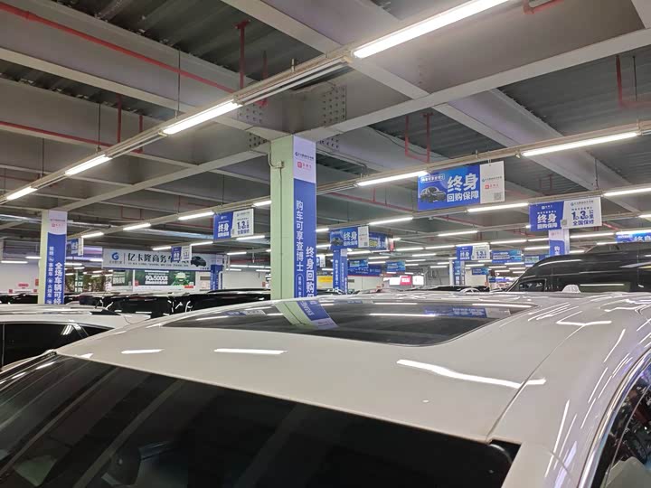 Photo 9 - Buick GL8 Century