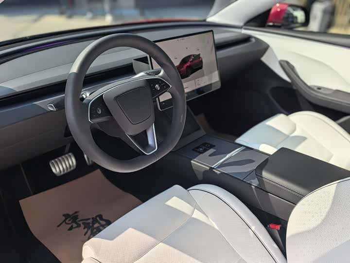 Фото 3 - Tesla Model 3