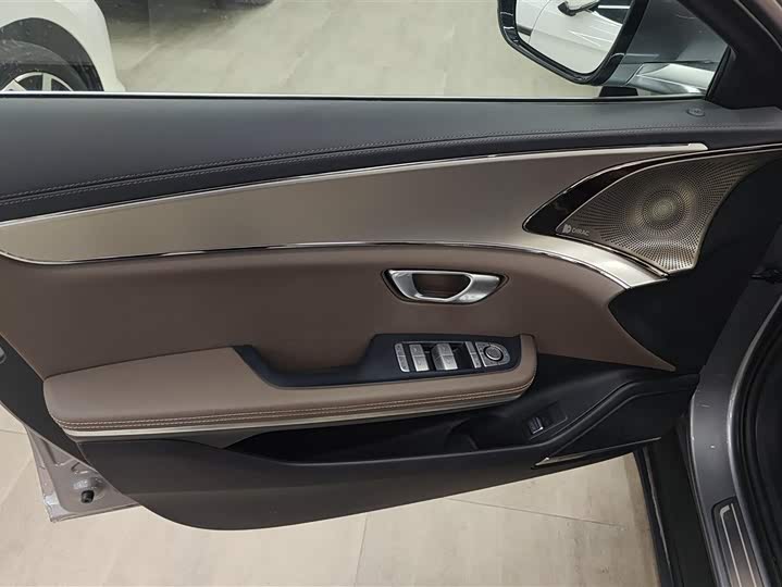 Фото 6 - BYD Han