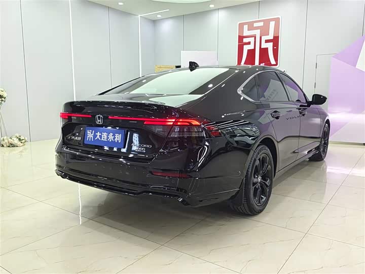 Фото 4 - Honda Accord