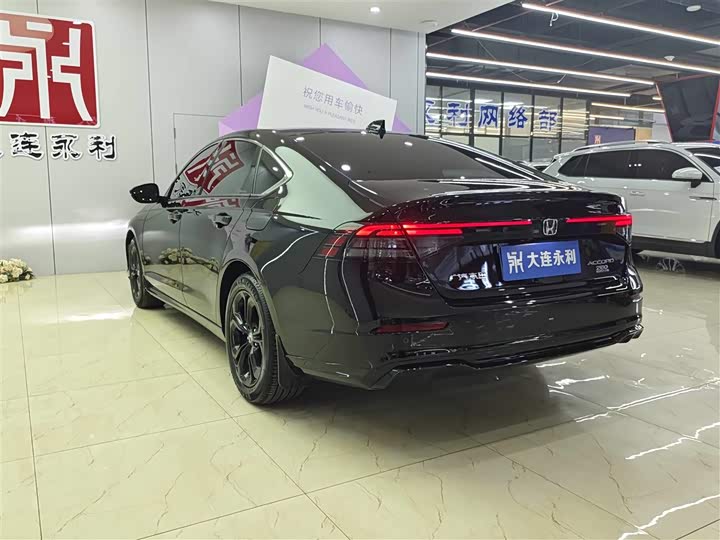 Фото 6 - Honda Accord