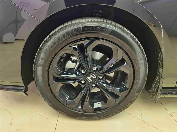 Фото 8 - Honda Accord