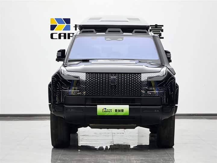 Photo 2 - BYD Yangwang U8