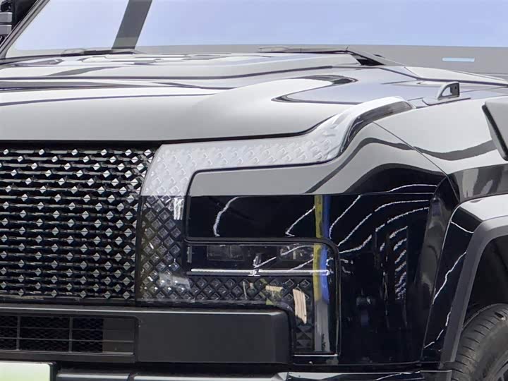 Photo 3 - BYD Yangwang U8