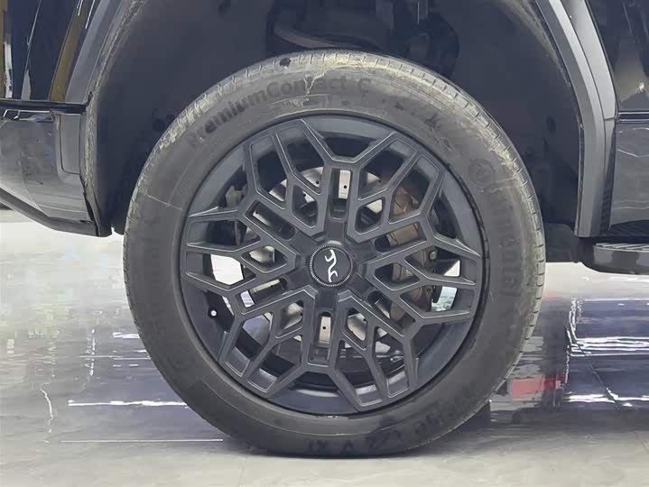 Photo 4 - BYD Yangwang U8