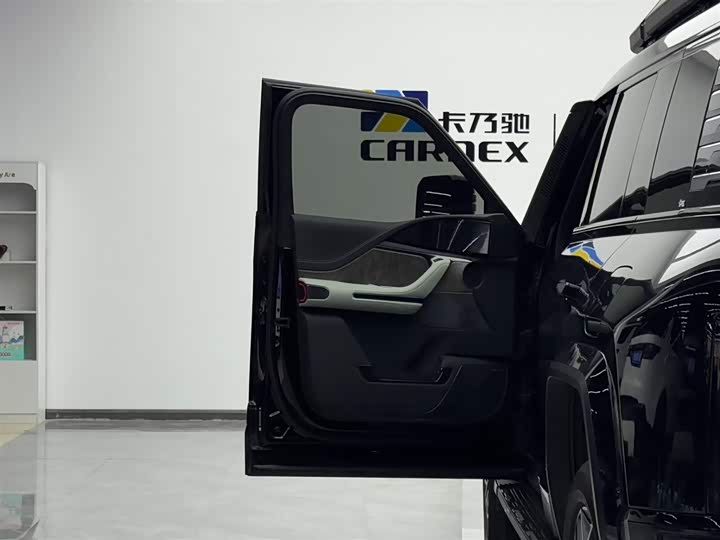 Photo 5 - BYD Yangwang U8