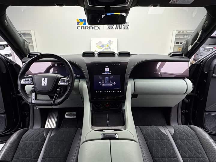 Photo 9 - BYD Yangwang U8