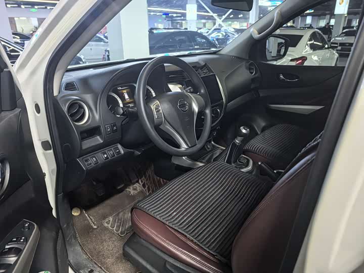 Фото 4 - Nissan Terra