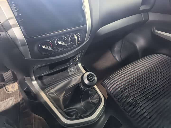 Фото 9 - Nissan Terra