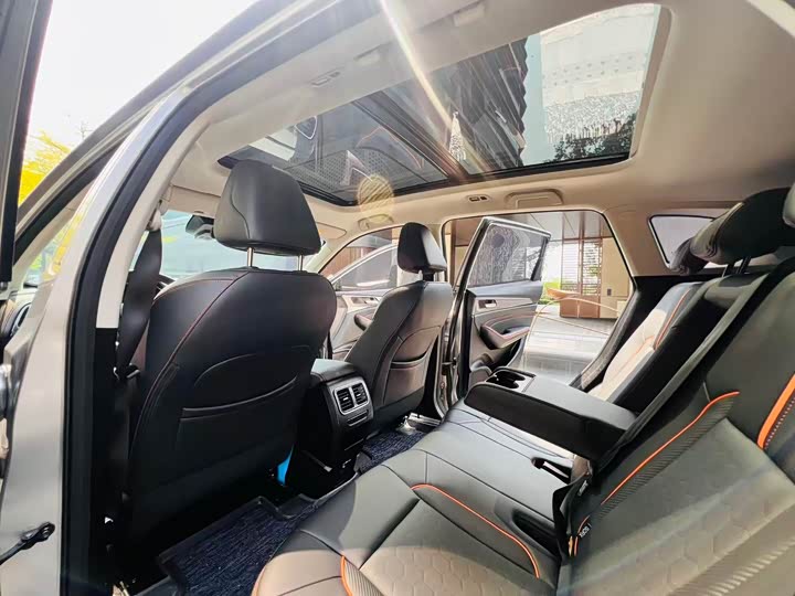 Фото 8 - Haval F7