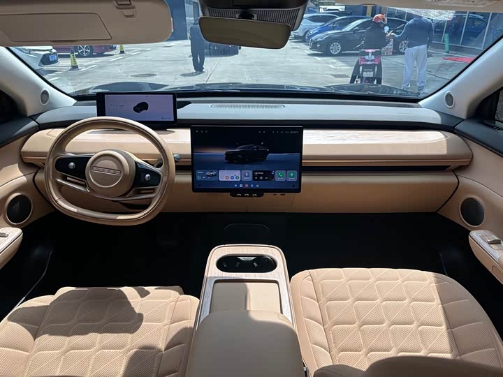 Photo 4 - Exeed Sterra ET