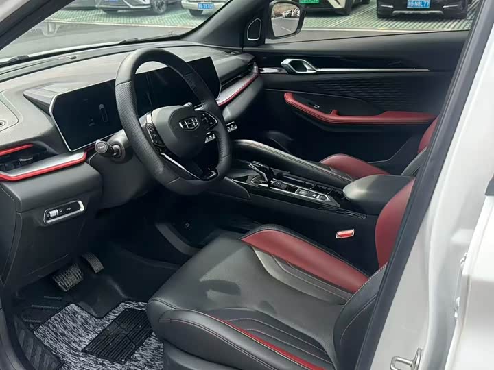 Фото 4 - Geely Coolray