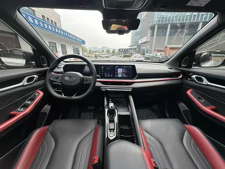 Фото 5 - Geely Coolray