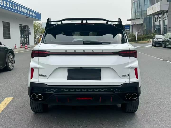 Фото 8 - Geely Coolray