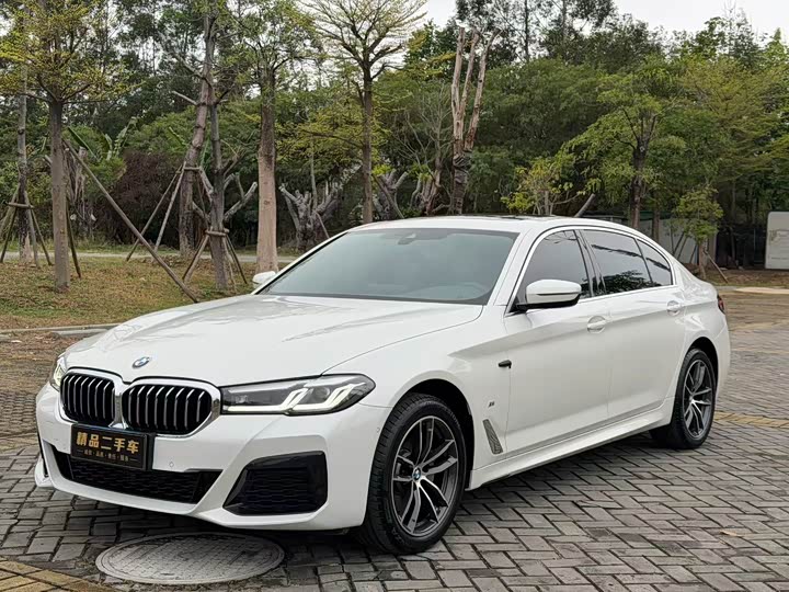 Photo 1 - BMW 5 Series