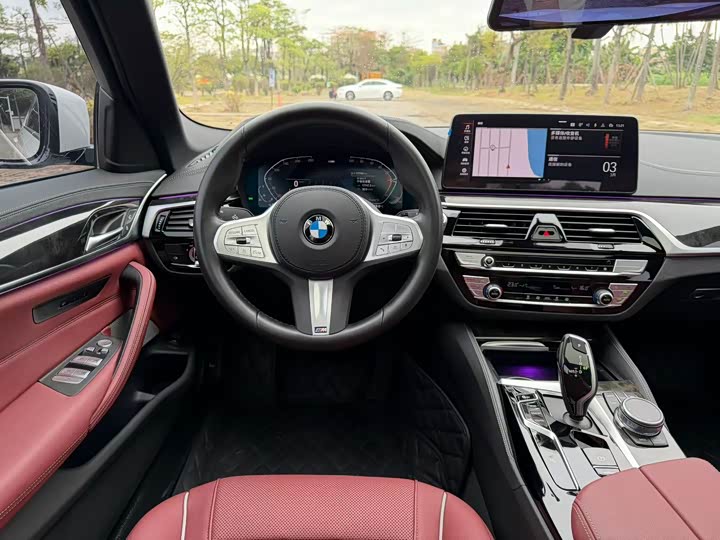 Photo 5 - BMW 5 Series