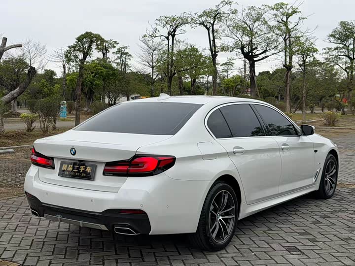 Photo 9 - BMW 5 Series