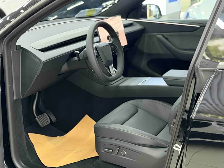 Фото 9 - Tesla Model Y