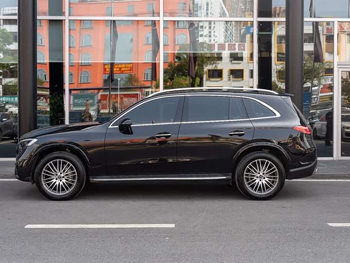 Photo 4 - Mercedes-Benz GLC-Class