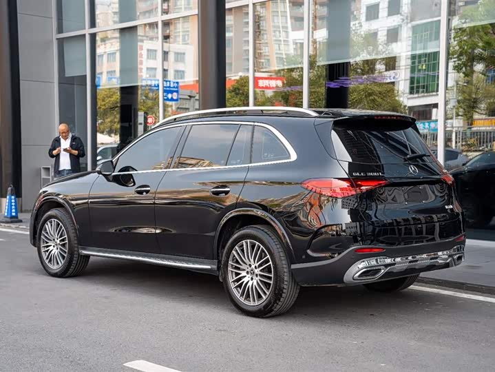 Photo 5 - Mercedes-Benz GLC-Class