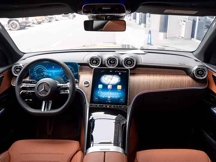 Photo 8 - Mercedes-Benz GLC-Class