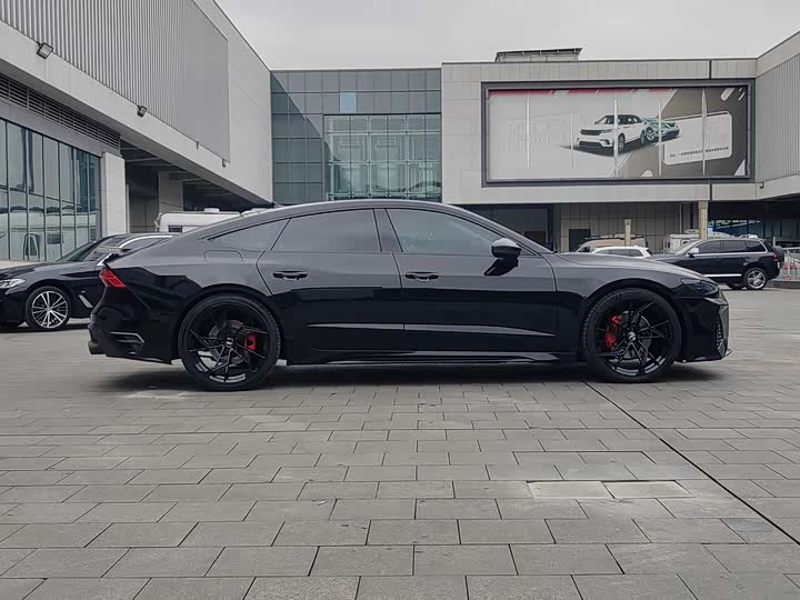 Фото 5 - Audi A7