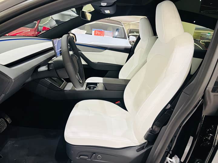 Фото 6 - Tesla Model Y