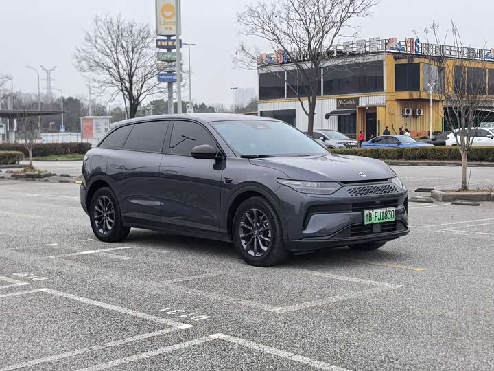 Фото 1 - Leapmotor C11