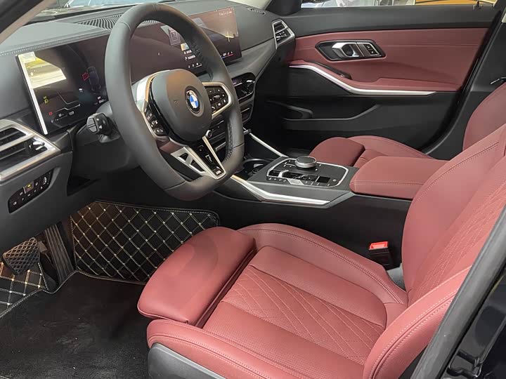 Photo 4 - BMW 3 Series