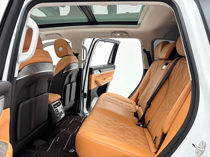 Фото 9 - Tank 500 Hybrid