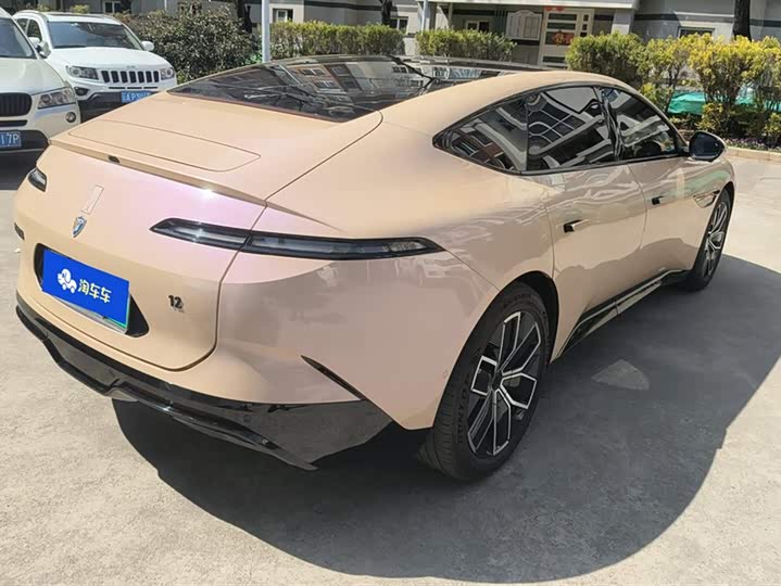 Фото 3 - Avatr 12