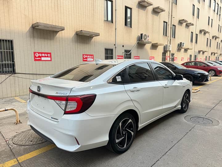 Фото 4 - Honda Envix