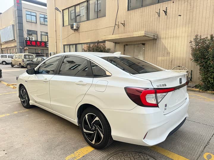 Фото 6 - Honda Envix