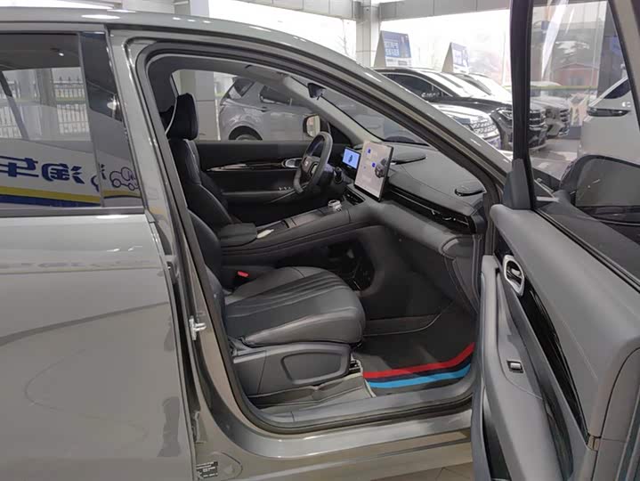 Photo 8 - Geely Galaxy E5