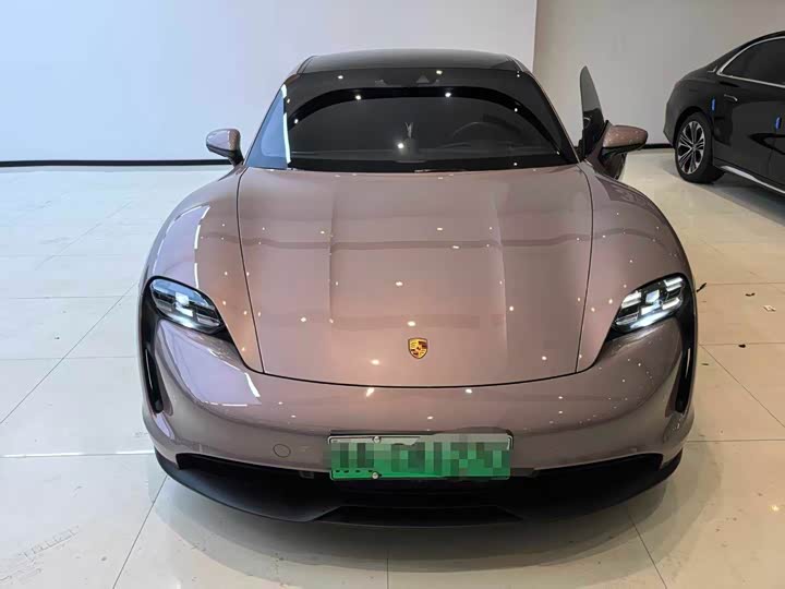 Фото 3 - Porsche Taycan