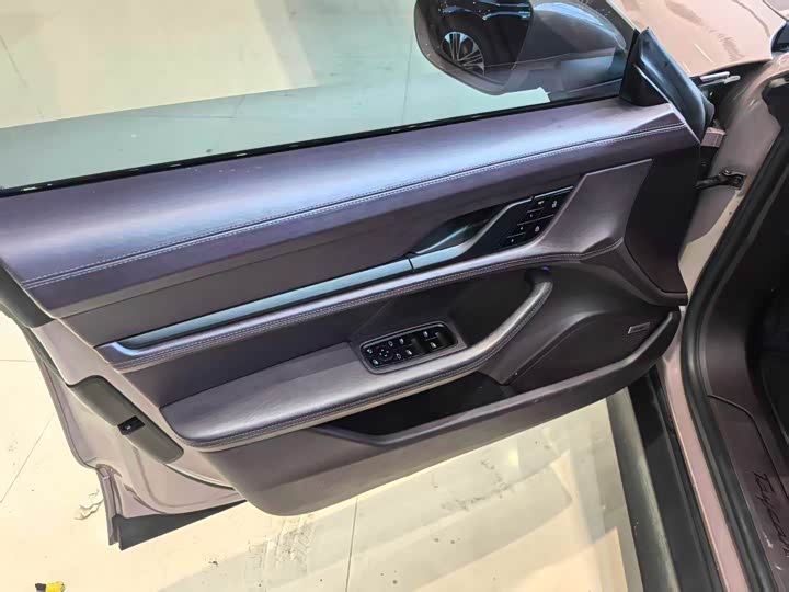 Фото 6 - Porsche Taycan