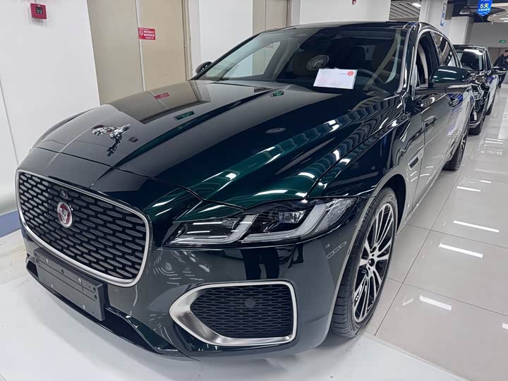 Фото 1 - Jaguar XF L