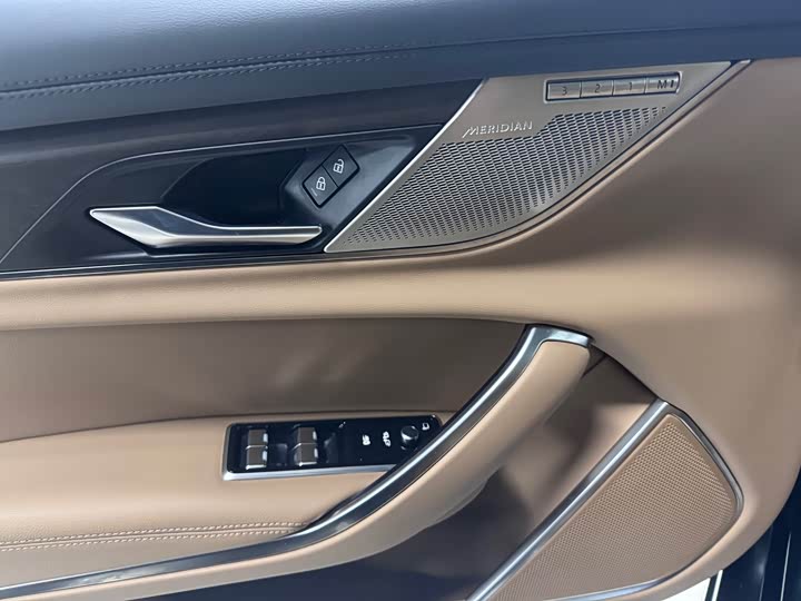 Фото 3 - Jaguar XF L