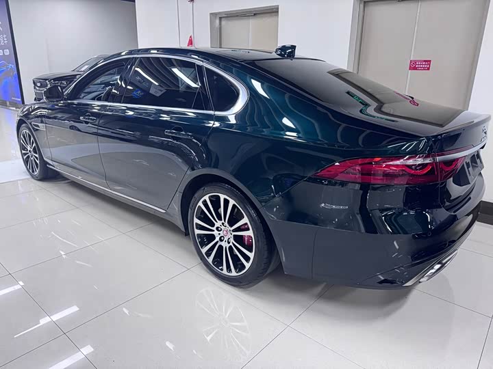 Фото 7 - Jaguar XF L