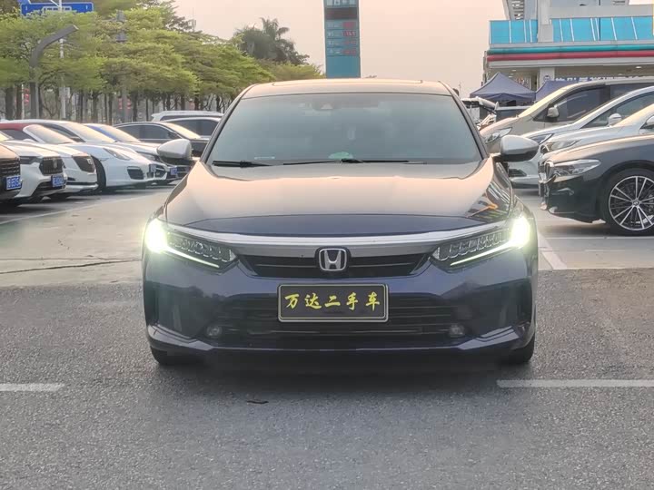 Фото 2 - Honda Inspire