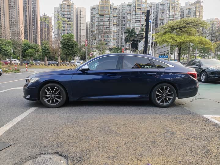 Фото 4 - Honda Inspire