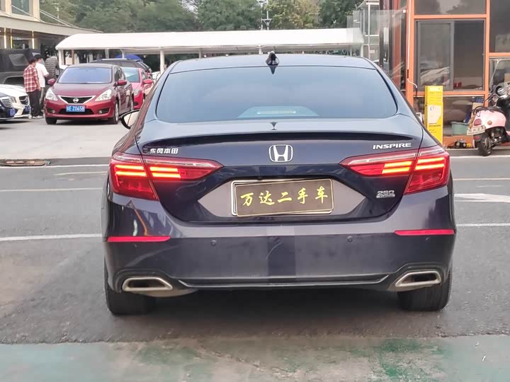 Фото 5 - Honda Inspire