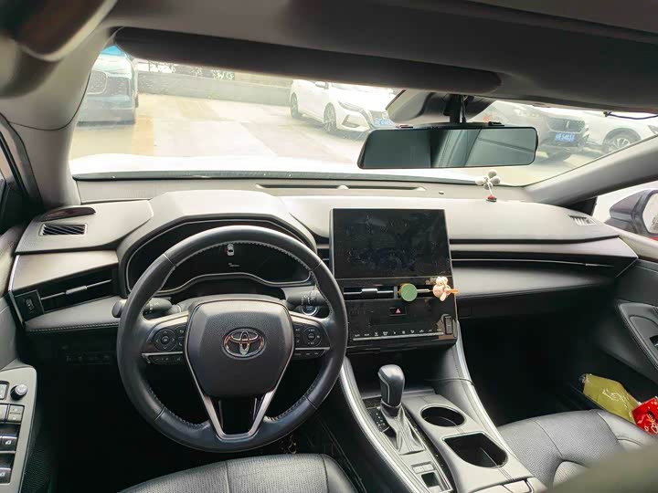 Photo 5 - Toyota Avalon